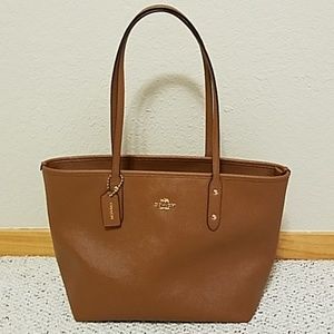 Coach City Zip Tote Saddle
